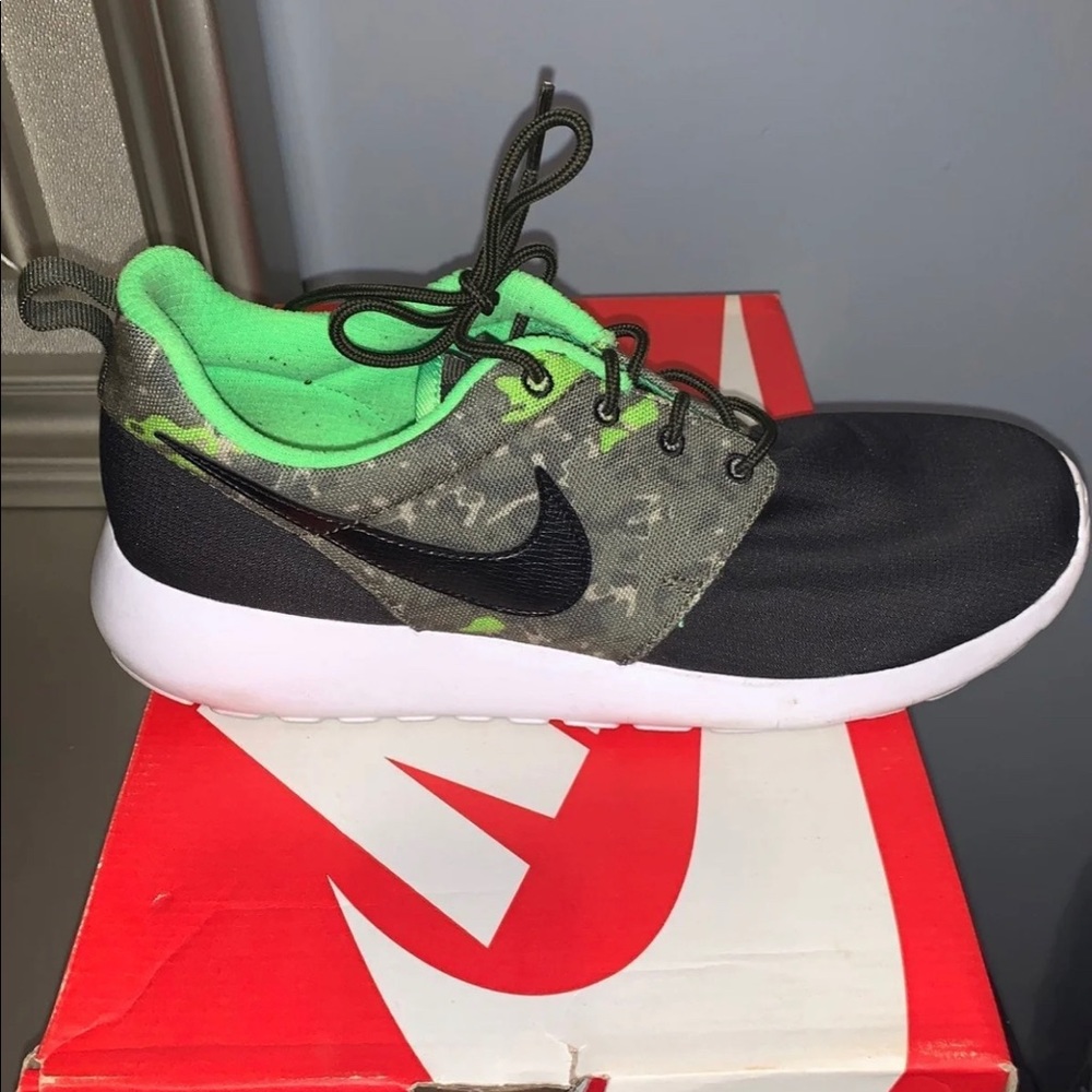 Nike Sneakers (Y)